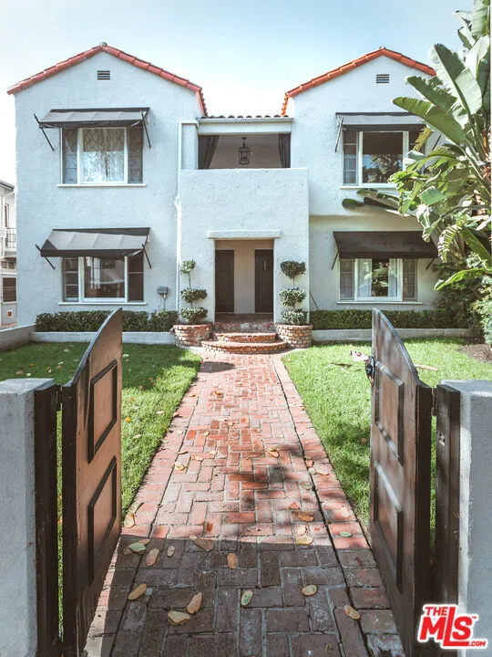 817 Westmount Drive #819.5 West Hollywood, CA 90069