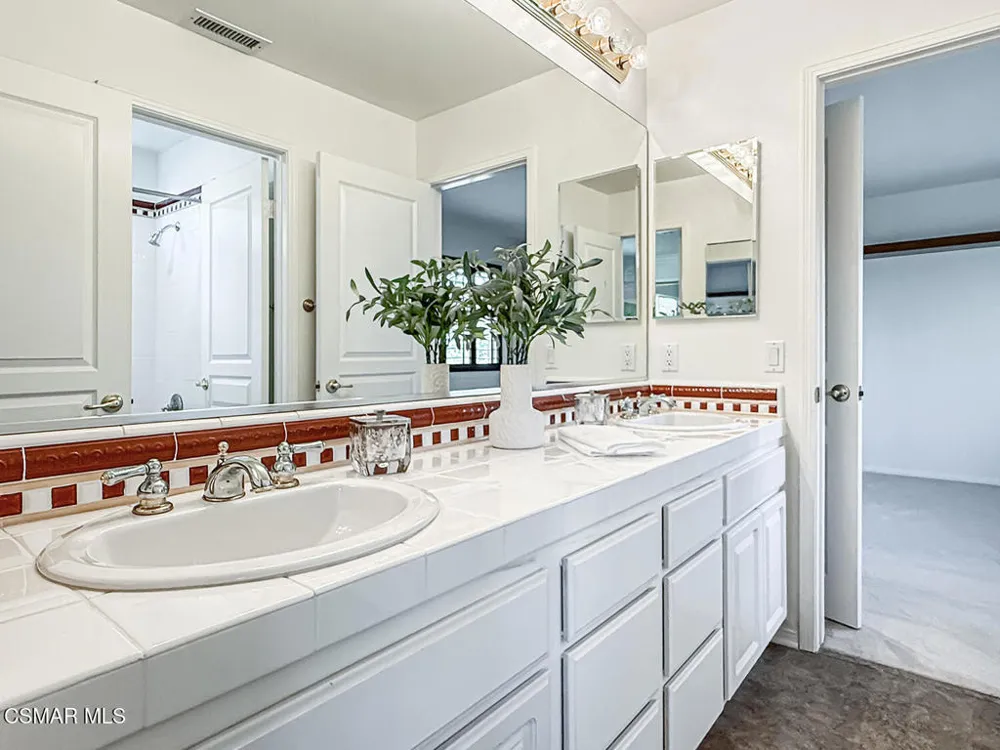 1971 Seabreeze Street Thousand Oaks, CA 91320