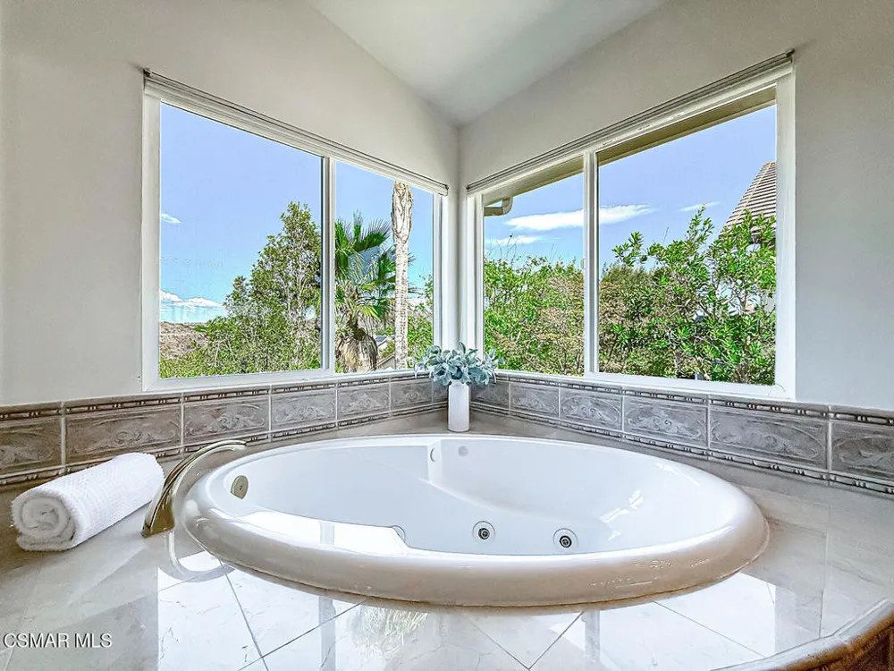 1971 Seabreeze Street Thousand Oaks, CA 91320
