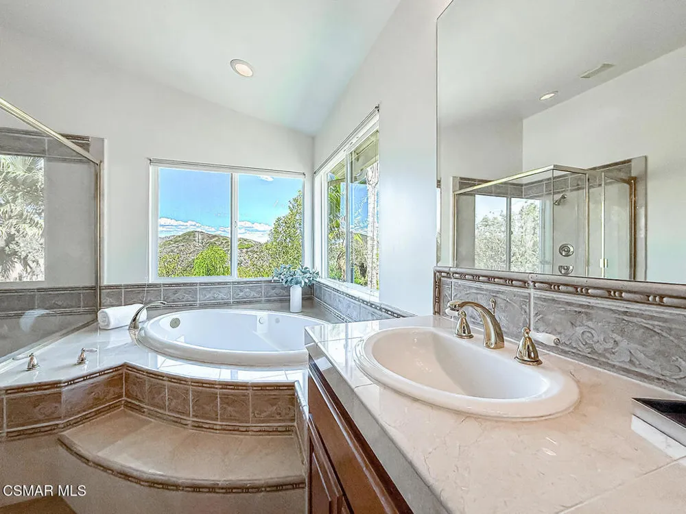 1971 Seabreeze Street Thousand Oaks, CA 91320