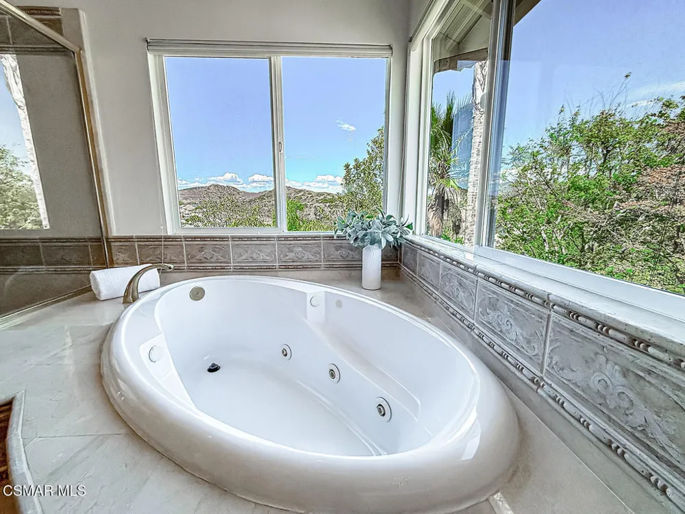 1971 Seabreeze Street Thousand Oaks, CA 91320