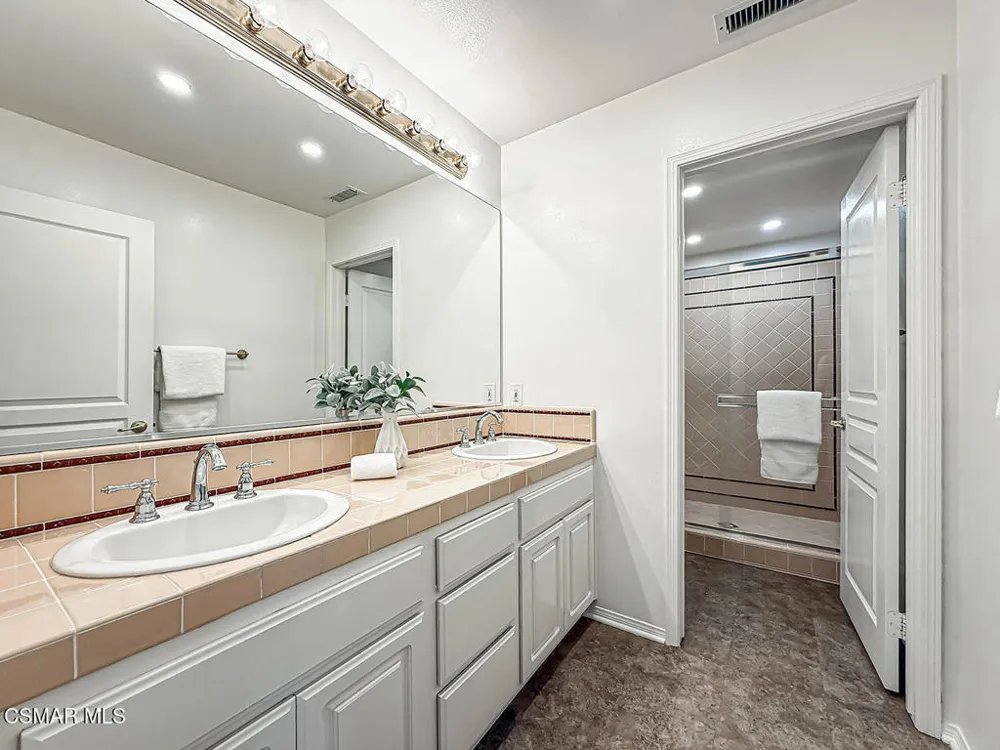1971 Seabreeze Street Thousand Oaks, CA 91320