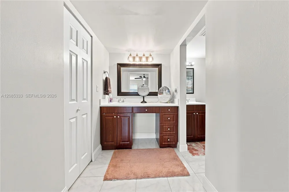 3930 Inverrary Blvd #602-D Lauderhill, FL 33319