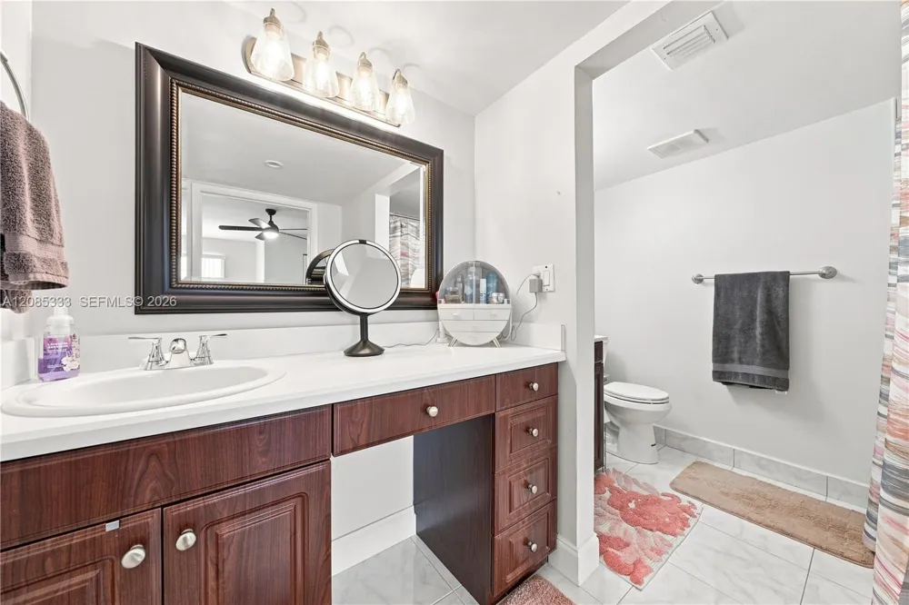 3930 Inverrary Blvd #602-D Lauderhill, FL 33319