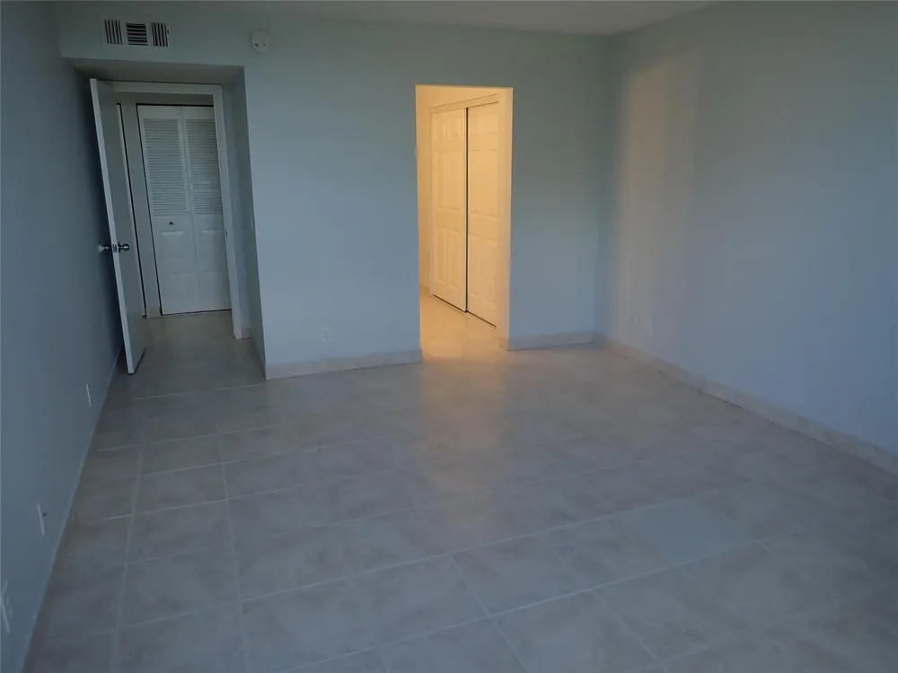 106 Lake Emerald Drive #401 Oakland Park, FL 33309