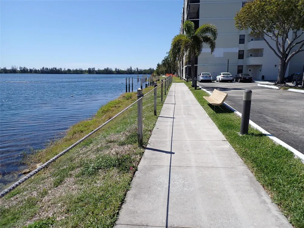 106 Lake Emerald Drive #401 Oakland Park, FL 33309