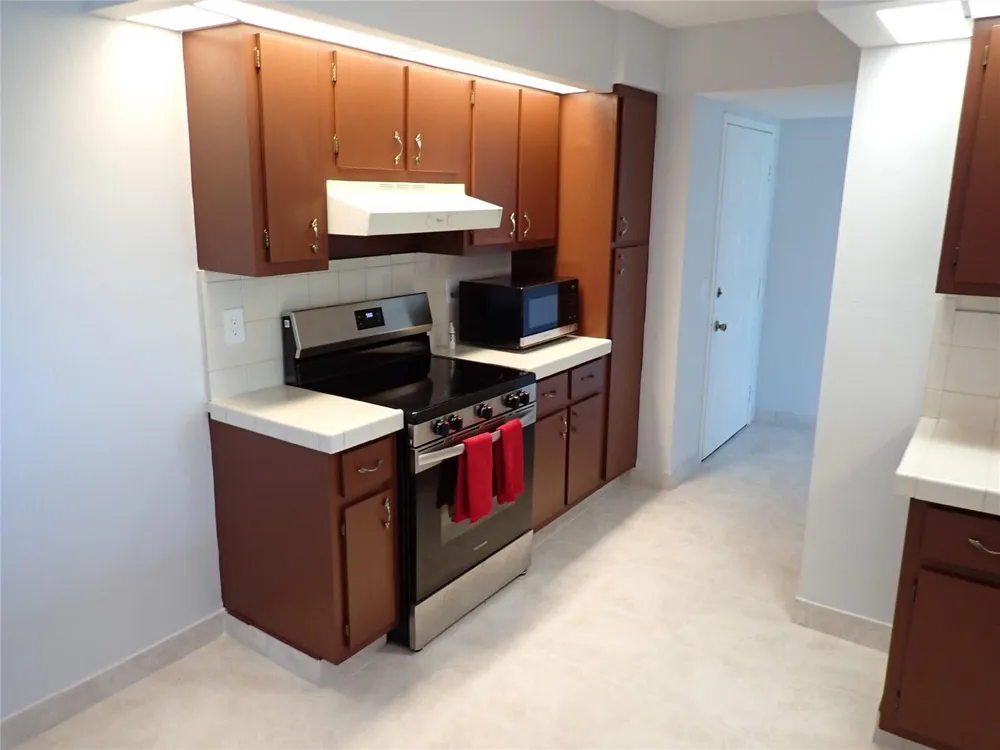 106 Lake Emerald Drive #401 Oakland Park, FL 33309