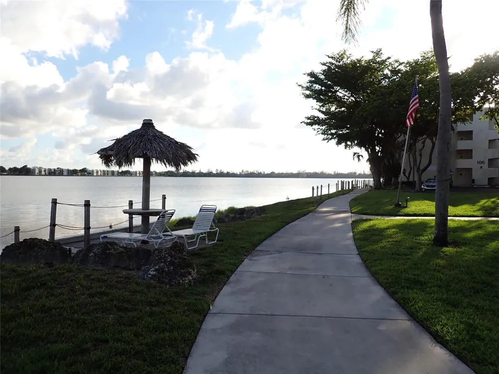 106 Lake Emerald Drive #401 Oakland Park, FL 33309