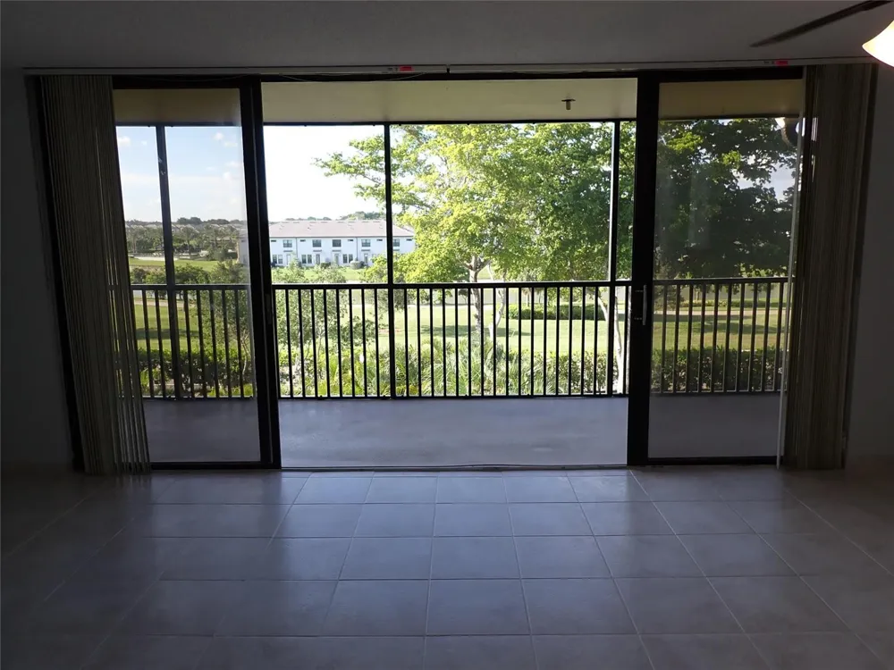 106 Lake Emerald Drive #401 Oakland Park, FL 33309