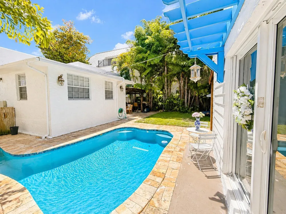 1415 NE 4th Place Fort Lauderdale, FL 33301