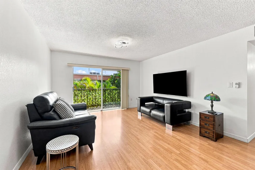 805 W Oakland Park Boulevard Oakland Park, FL 33311