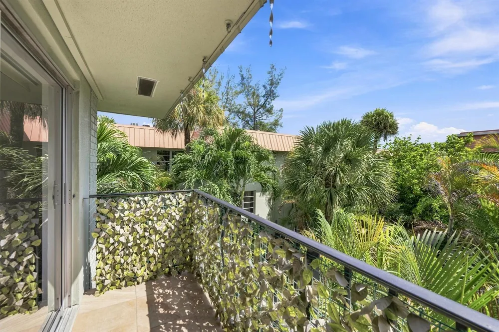 805 W Oakland Park Boulevard Oakland Park, FL 33311