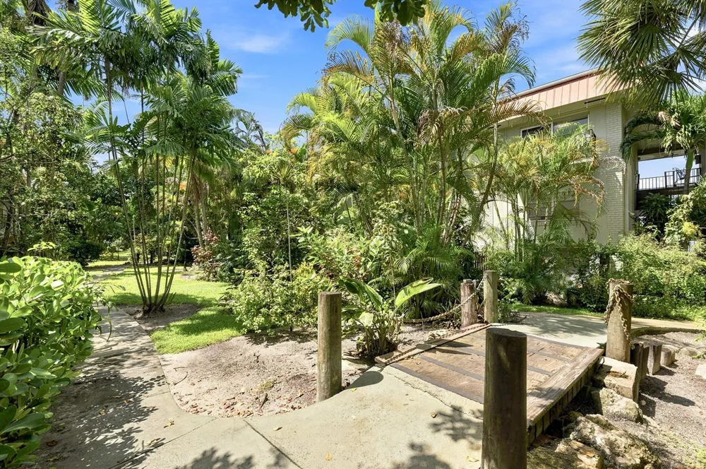805 W Oakland Park Boulevard Oakland Park, FL 33311