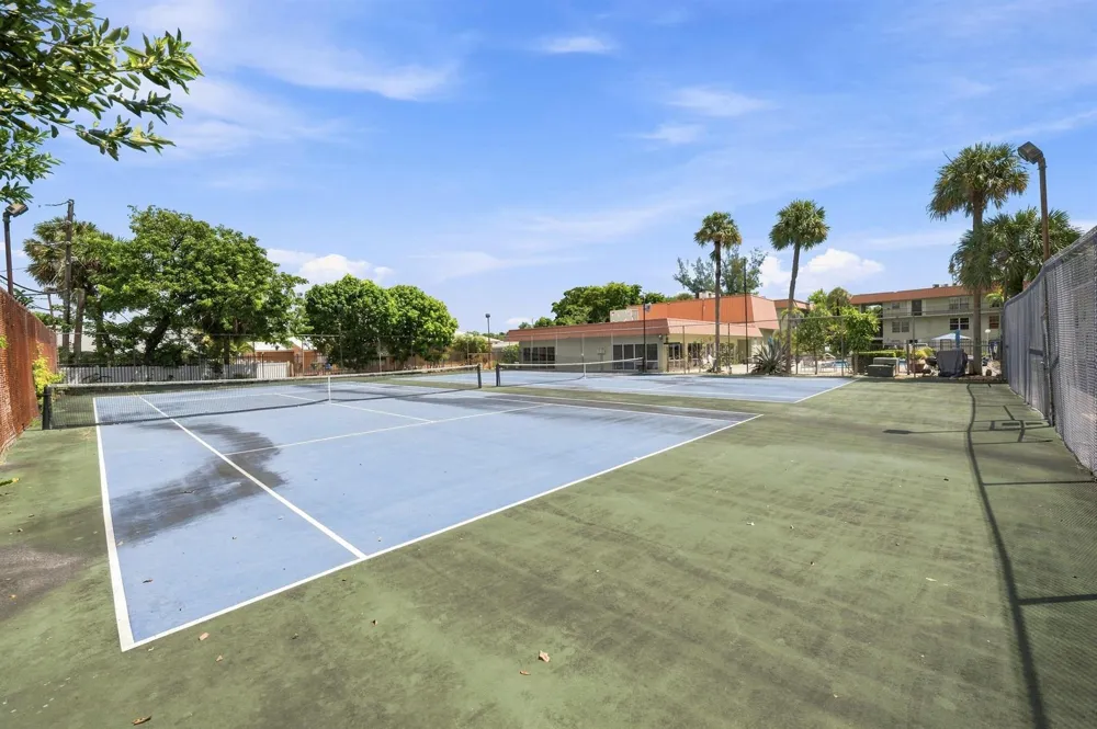 805 W Oakland Park Boulevard Oakland Park, FL 33311