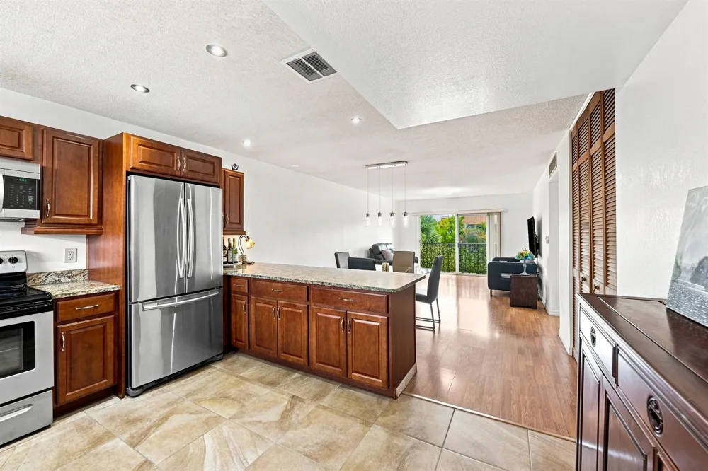 805 W Oakland Park Boulevard Oakland Park, FL 33311