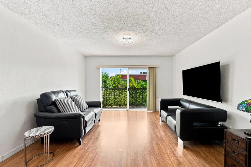 805 W Oakland Park Boulevard Oakland Park, FL 33311