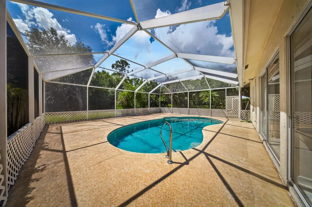 9437 POINCIANA COURT Fort Pierce, FL 34951