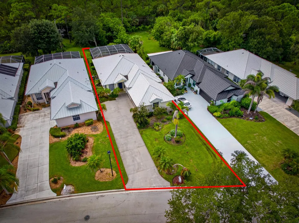 9437 POINCIANA COURT Fort Pierce, FL 34951