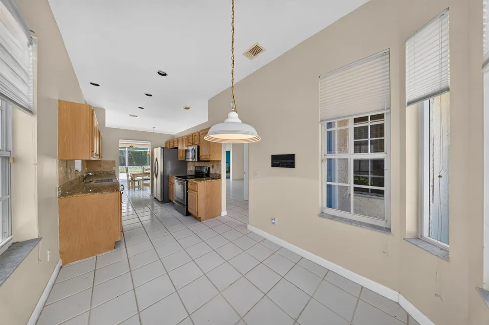 9437 POINCIANA COURT Fort Pierce, FL 34951