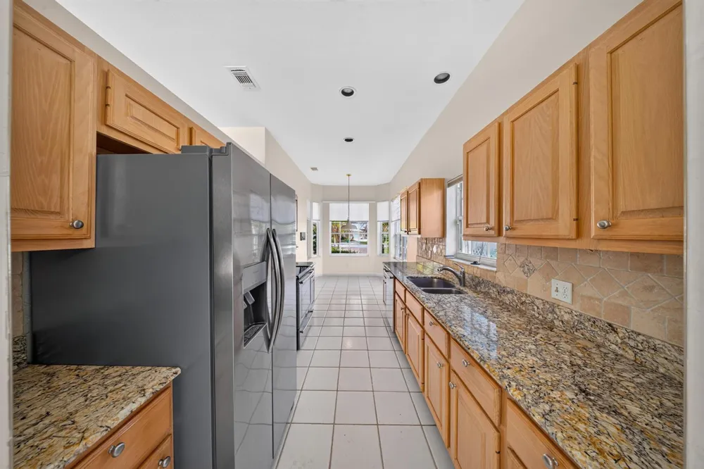 9437 POINCIANA COURT Fort Pierce, FL 34951