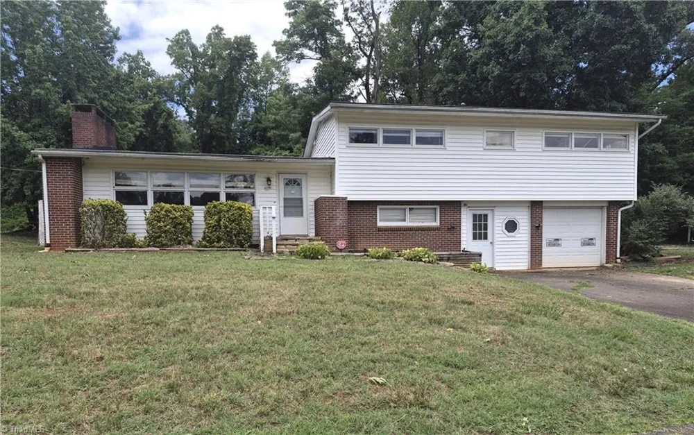 6230 Stanleyville Drive Rural Hall, NC 27045