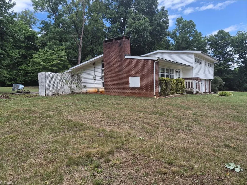 6230 Stanleyville Drive Rural Hall, NC 27045