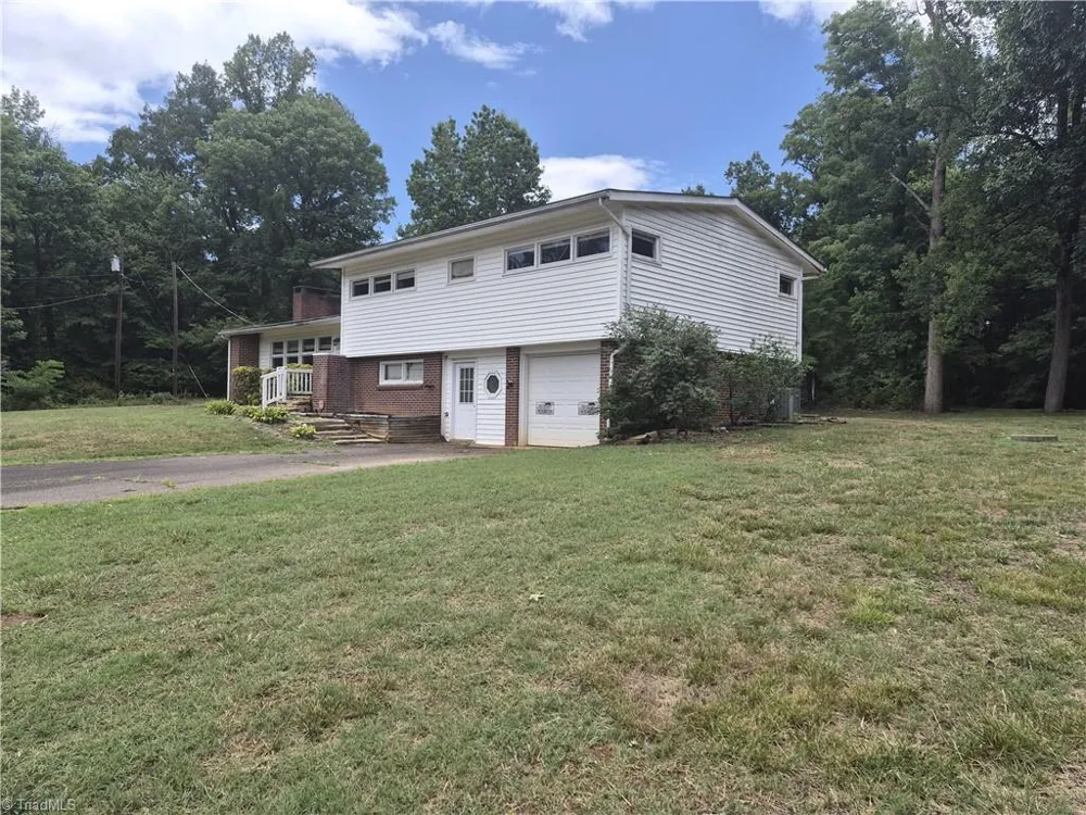 6230 Stanleyville Drive Rural Hall, NC 27045