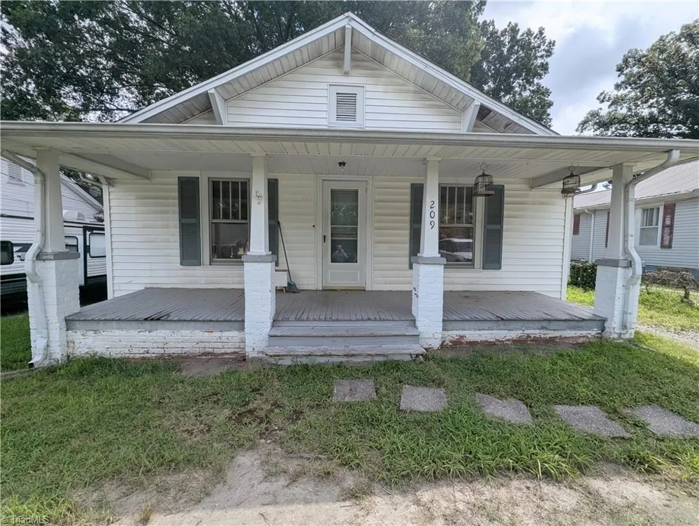 209 Moore Street Thomasville, NC 27360
