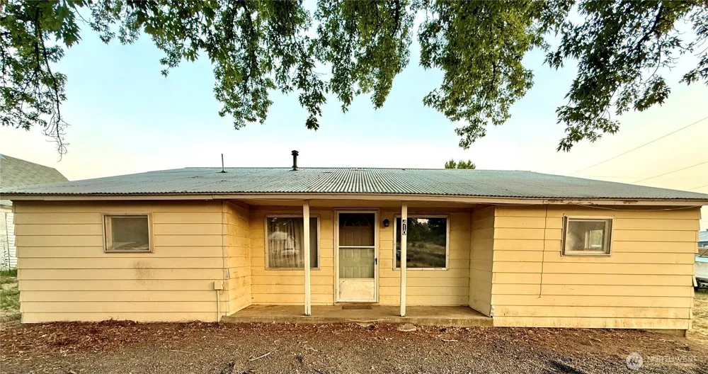 410 W Glover Street Harrington, WA 99134