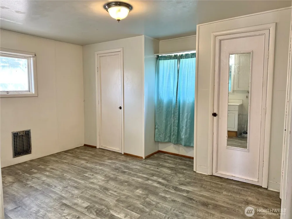 410 W Glover Street Harrington, WA 99134