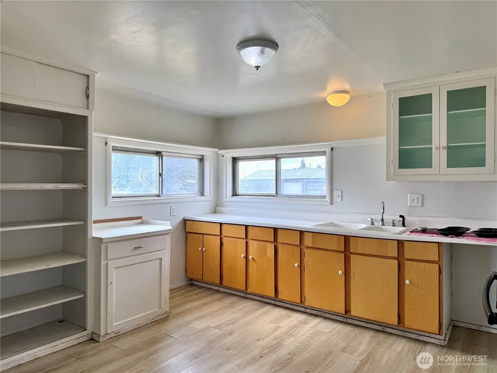 410 W Glover Street Harrington, WA 99134