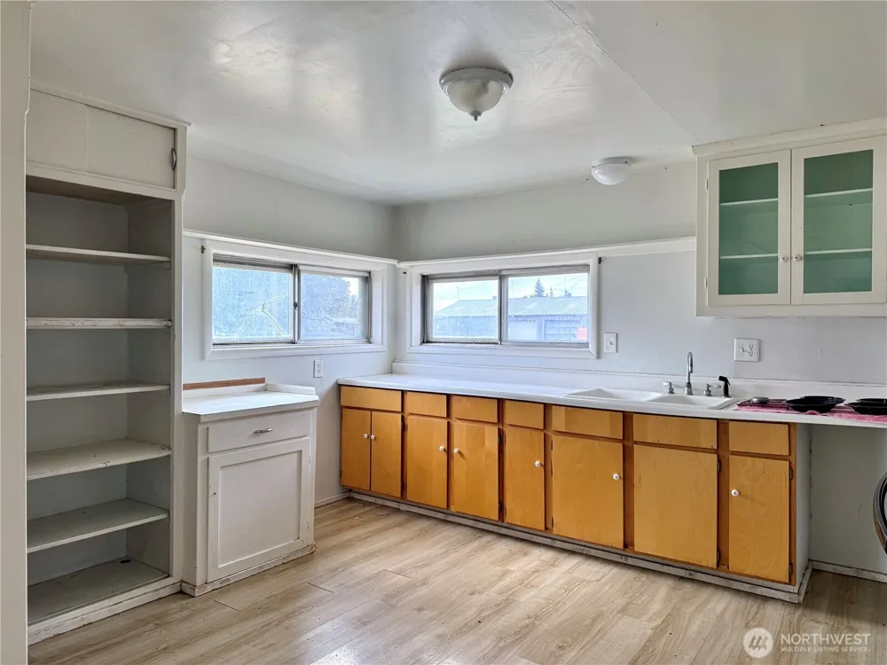 410 W Glover Street Harrington, WA 99134