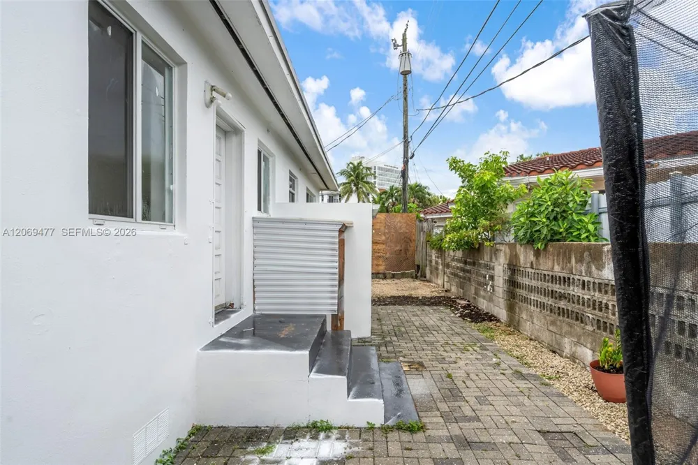 540 Beacom Blvd Miami, FL 33135