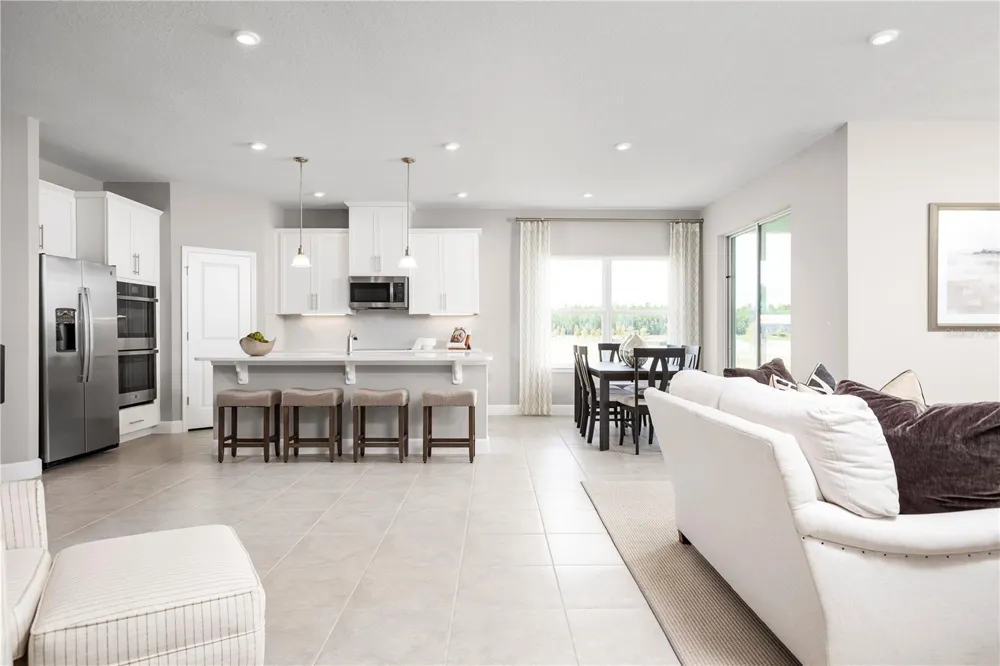 454 HAMMOCK OAKS BOULEVARD Lady Lake, FL 32159