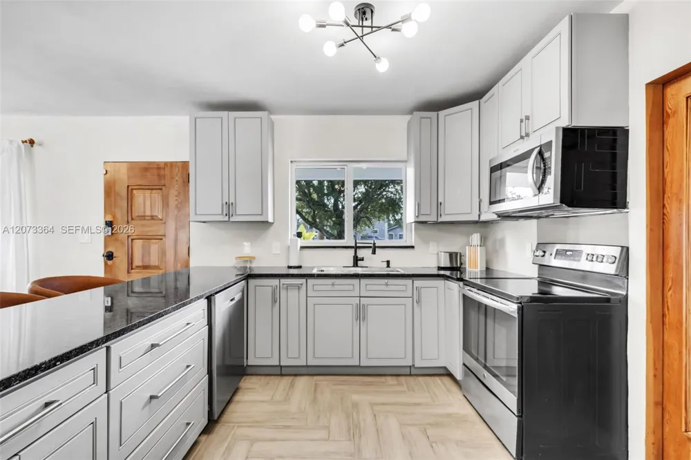 535 Biscayne River Dr Miami, FL 33169