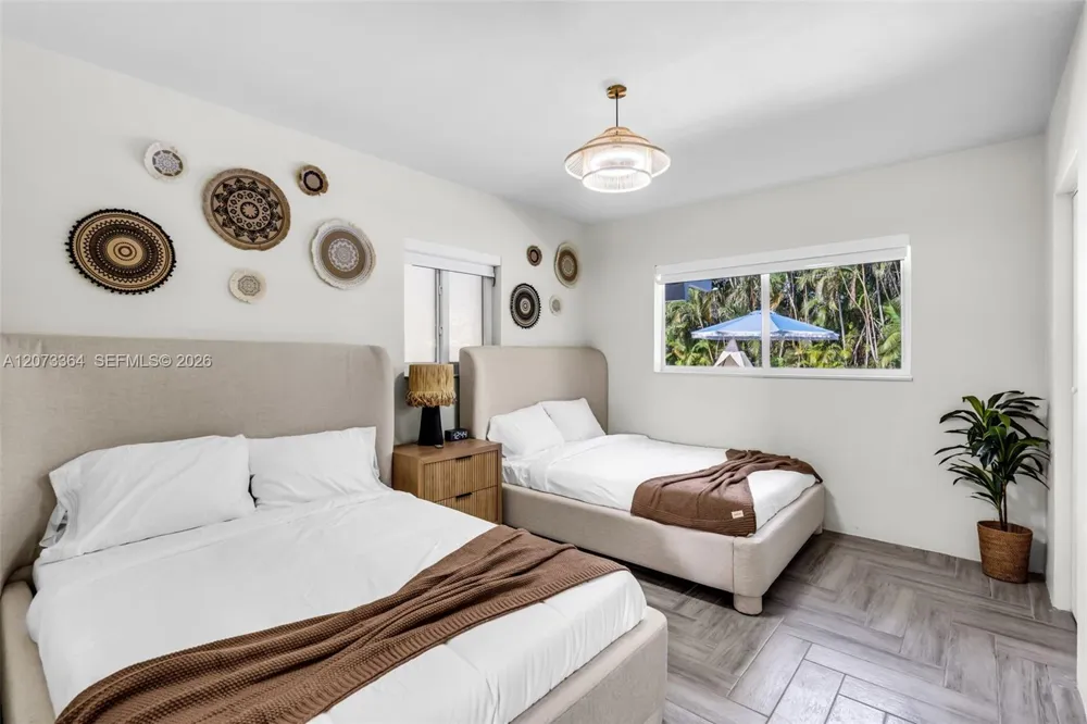 535 Biscayne River Dr Miami, FL 33169