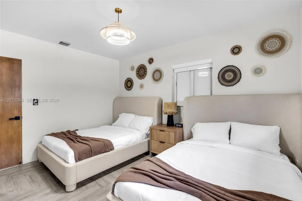 535 Biscayne River Dr Miami, FL 33169