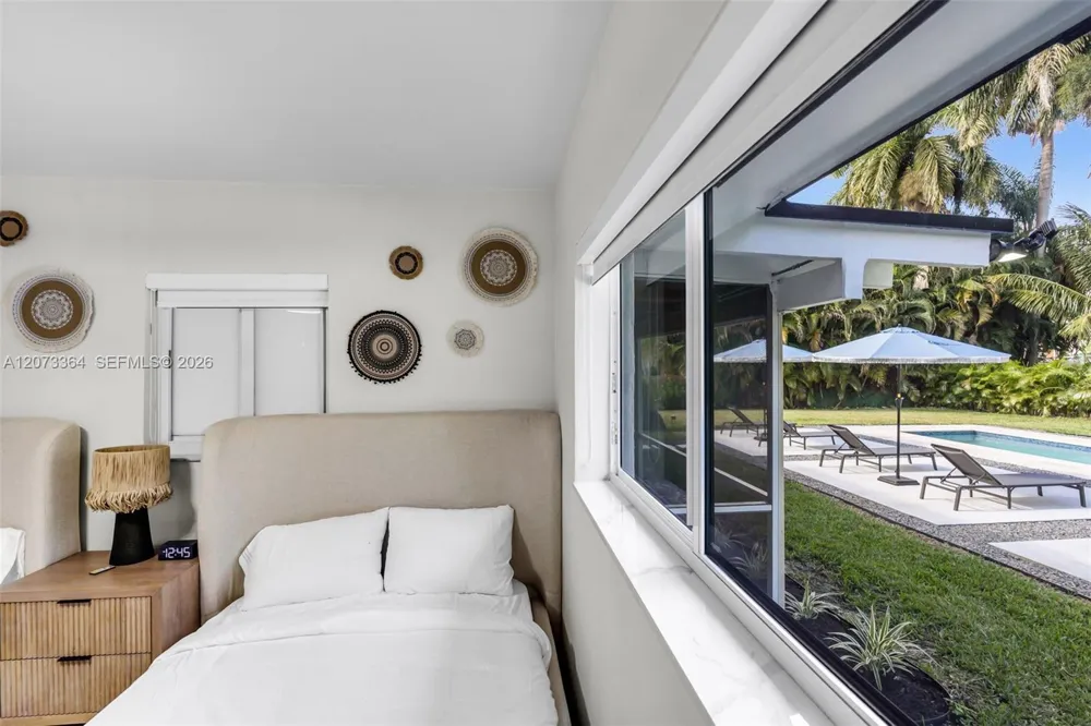 535 Biscayne River Dr Miami, FL 33169