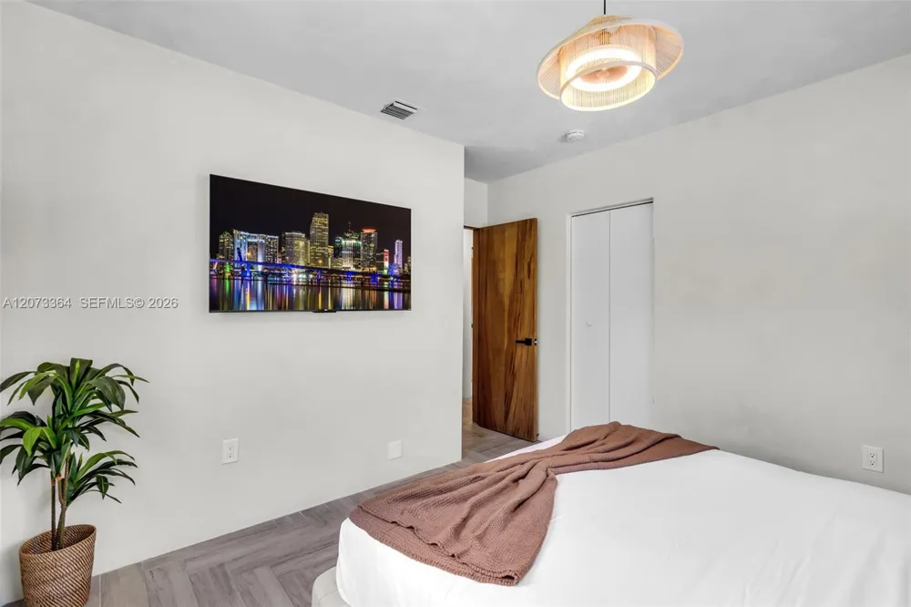 535 Biscayne River Dr Miami, FL 33169