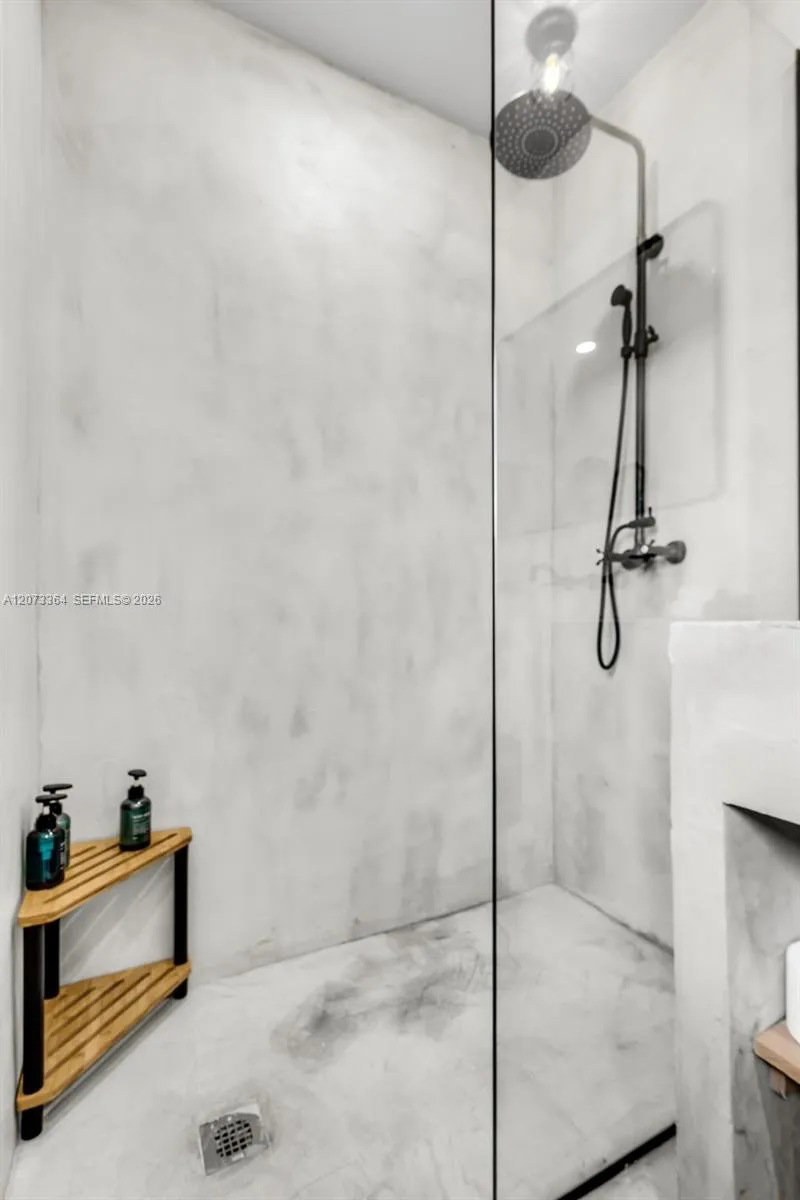 535 Biscayne River Dr Miami, FL 33169