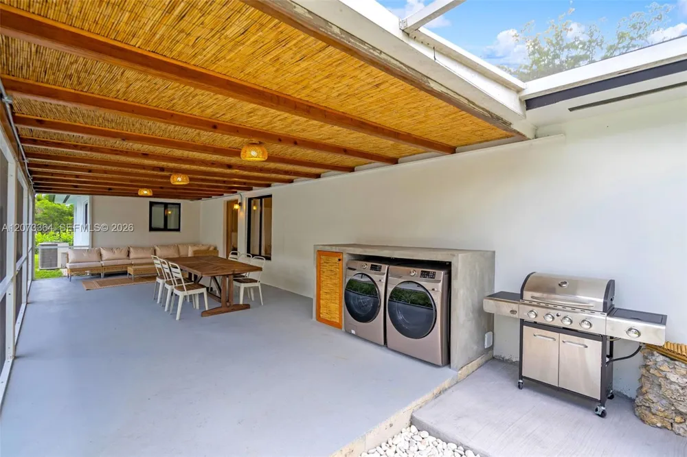 535 Biscayne River Dr Miami, FL 33169