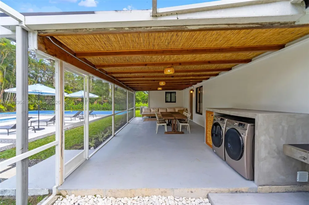 535 Biscayne River Dr Miami, FL 33169