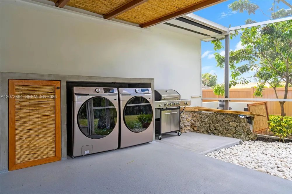 535 Biscayne River Dr Miami, FL 33169