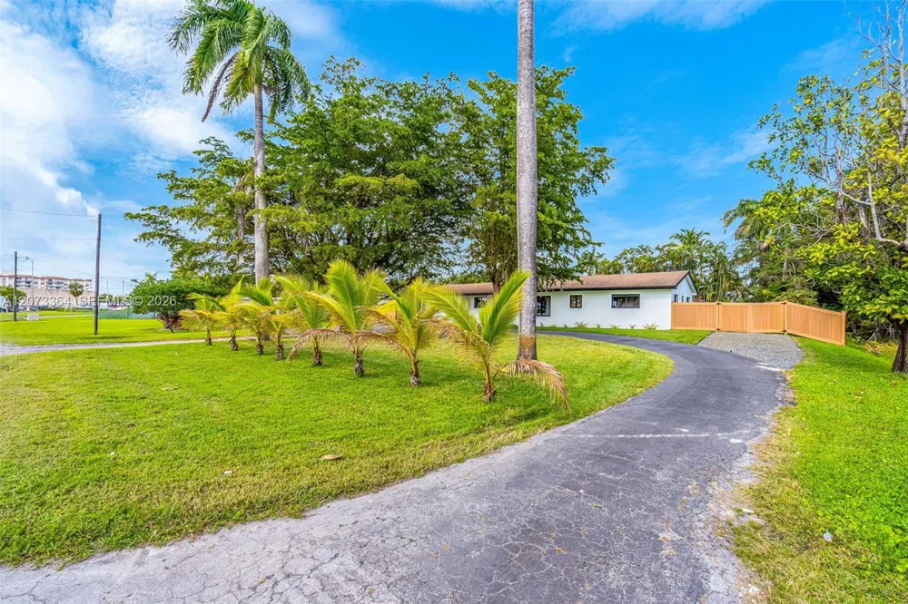 535 Biscayne River Dr Miami, FL 33169
