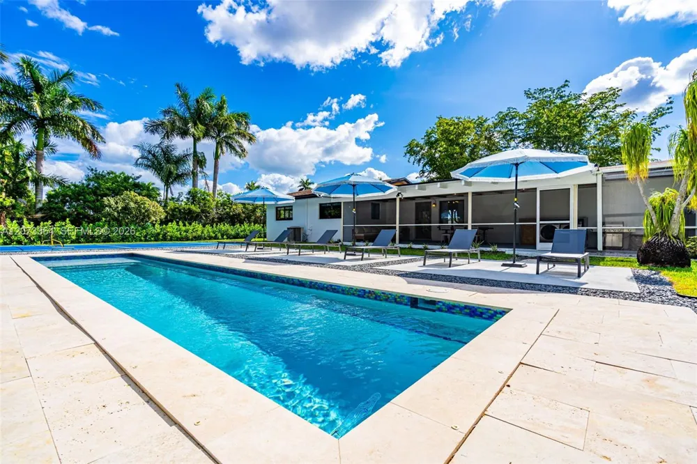 535 Biscayne River Dr Miami, FL 33169