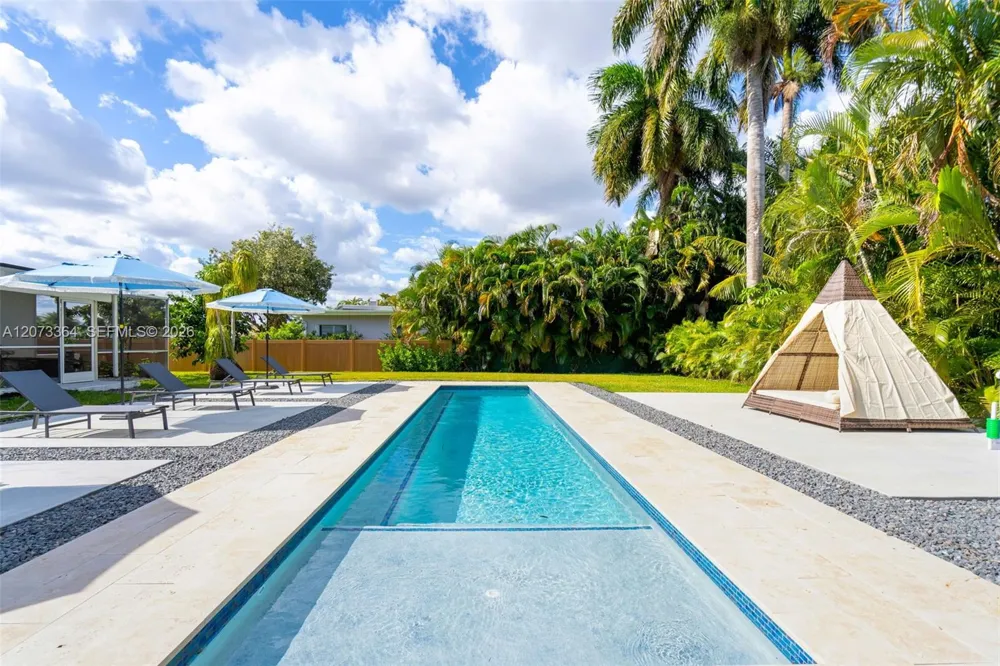 535 Biscayne River Dr Miami, FL 33169