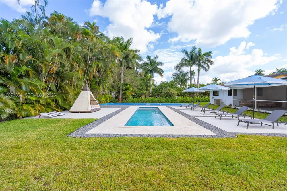 535 Biscayne River Dr Miami, FL 33169