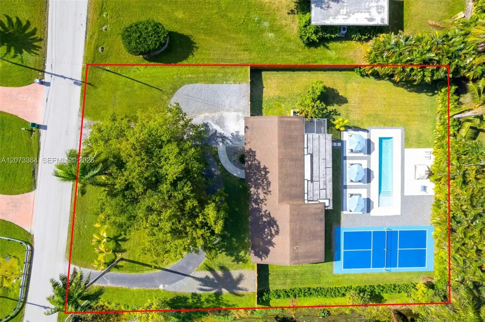 535 Biscayne River Dr Miami, FL 33169
