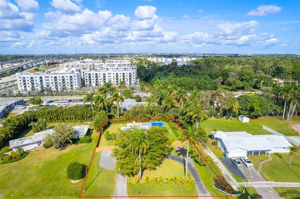 535 Biscayne River Dr Miami, FL 33169