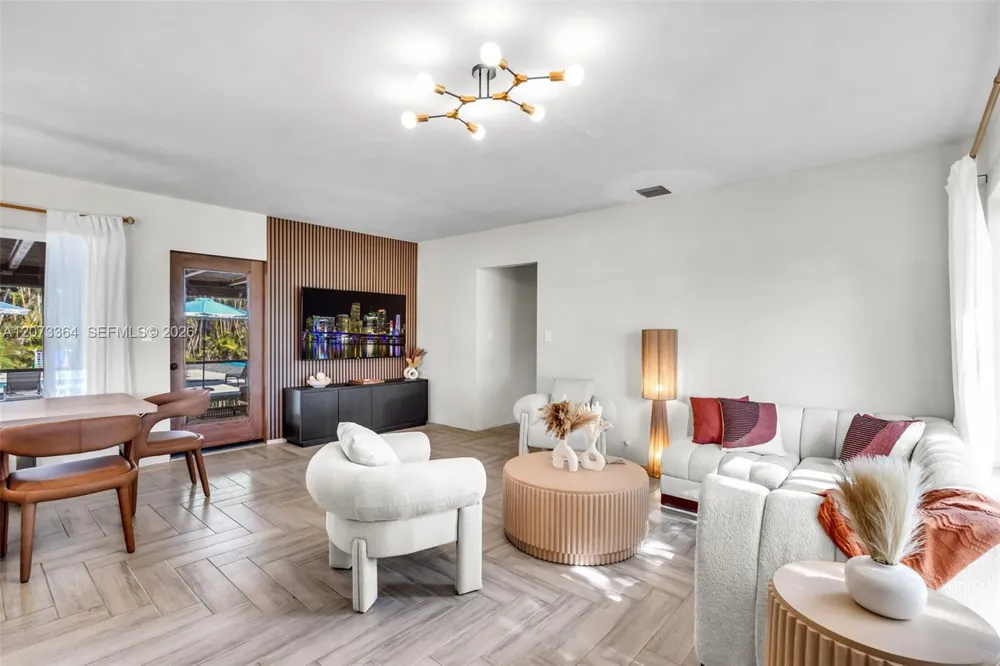 535 Biscayne River Dr Miami, FL 33169